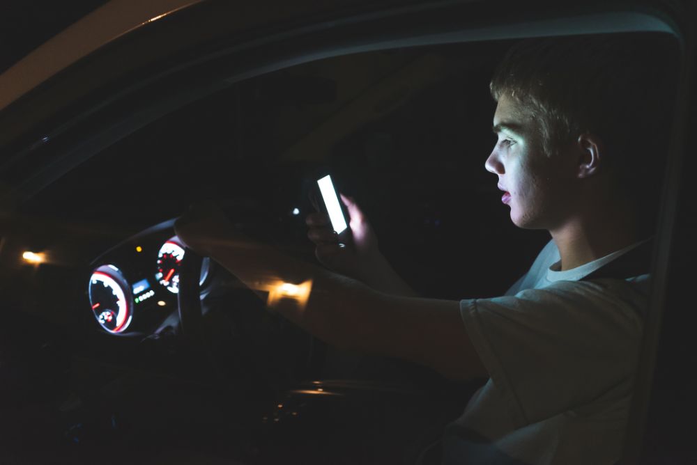 Teen driving while texting